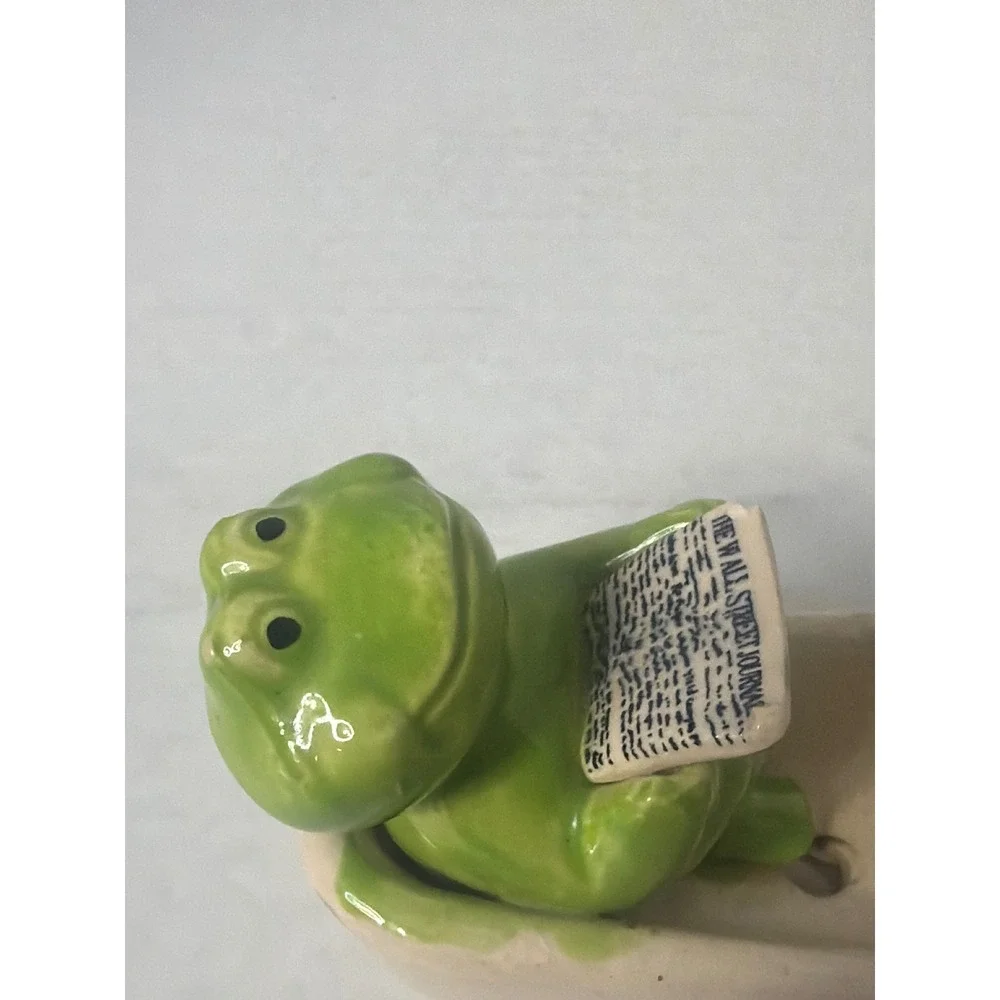 Vintage Ceramic Frog in Bathtub Soap Dish Reading Wall Street Journal Newspaper